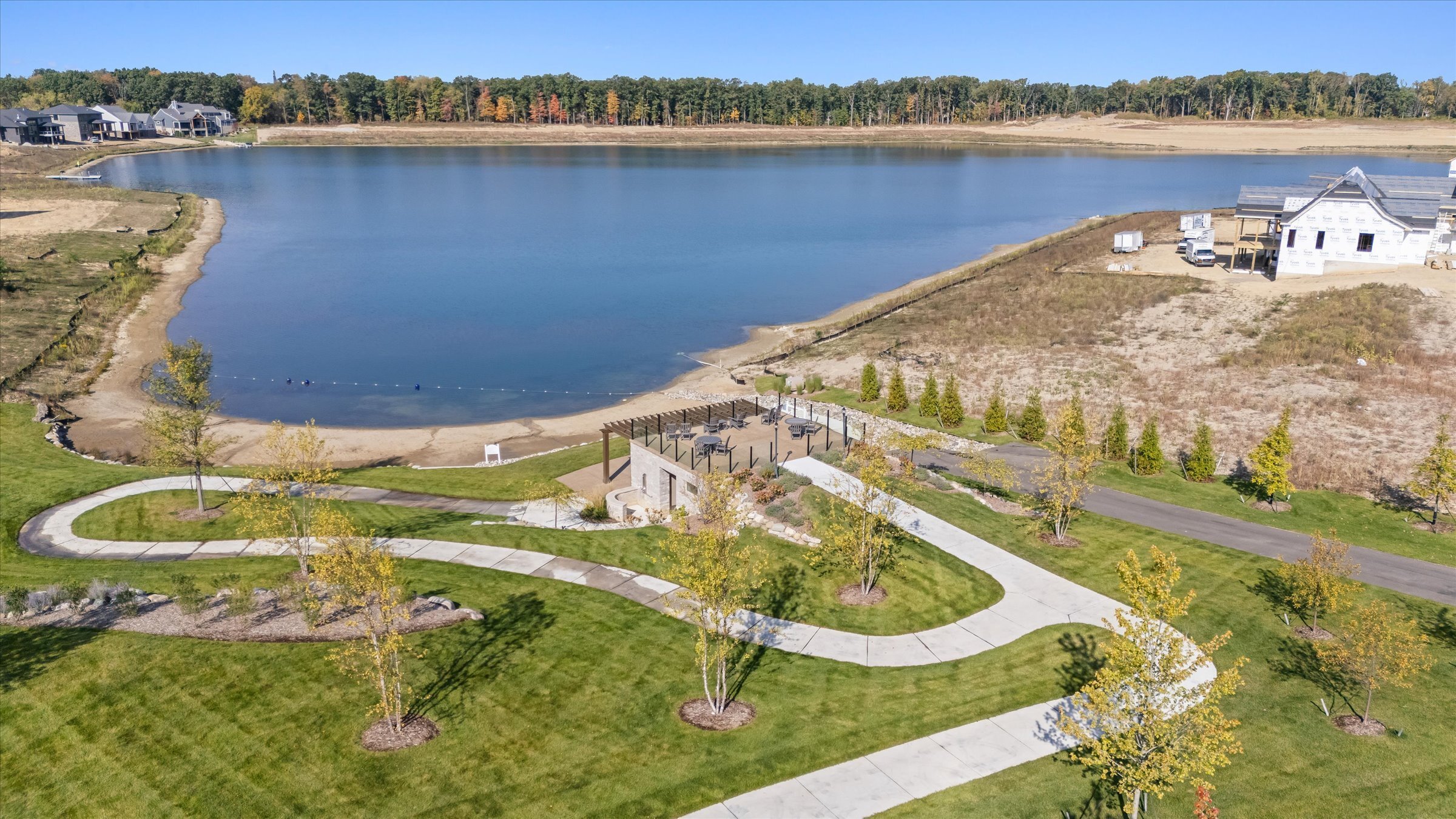 Which Lake Amenities Do Residents Get to Use?